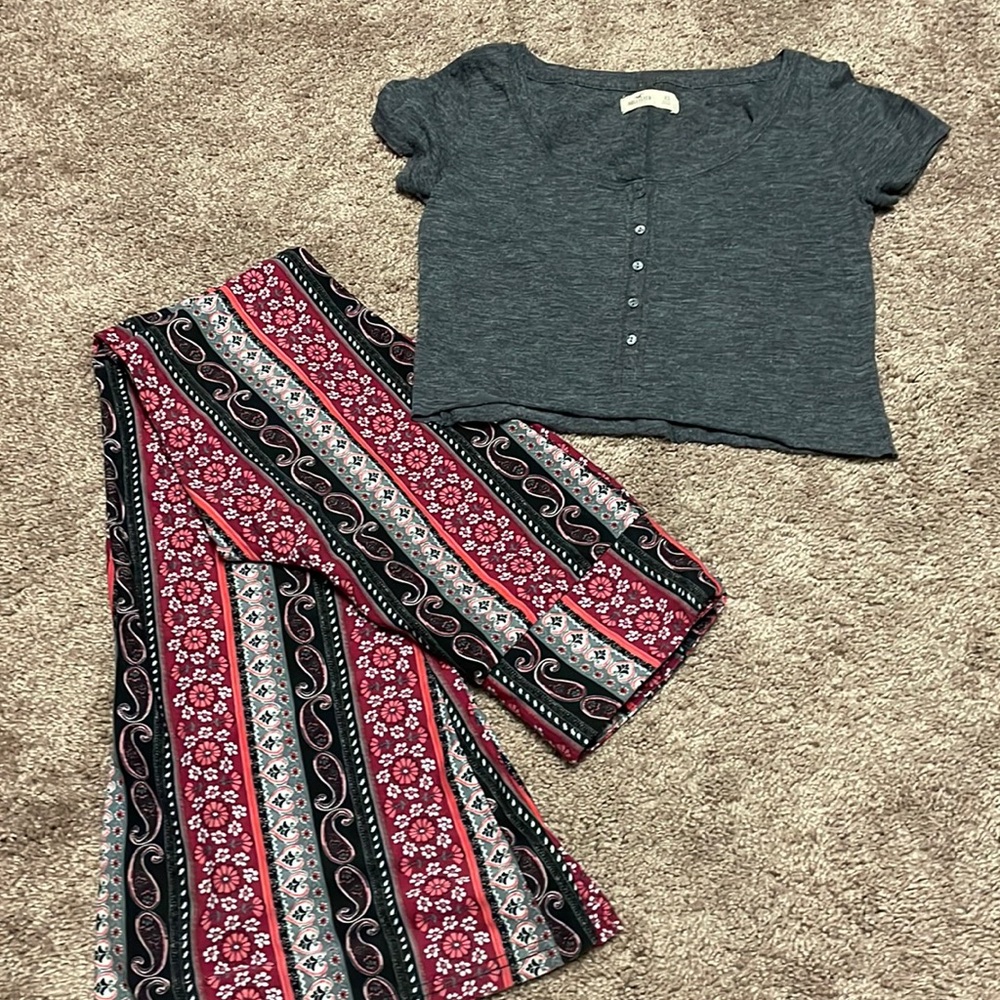 Hollister women’s button short sleeve shirt size xs and flare pants